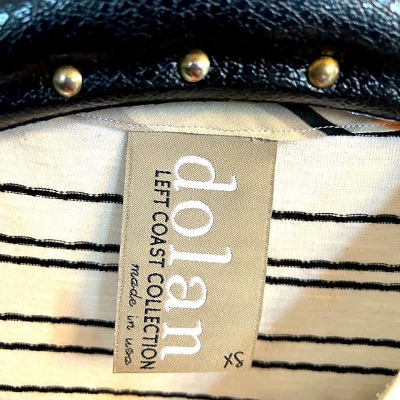 Anthropologie top with cinched waist! ✌️ - Picture 2 of 2